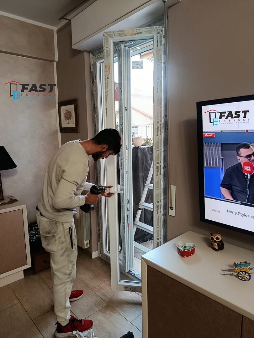 Fornitura e posa in opera di nuovi infissi in PVC doppio vetro 24 mm La Spezia