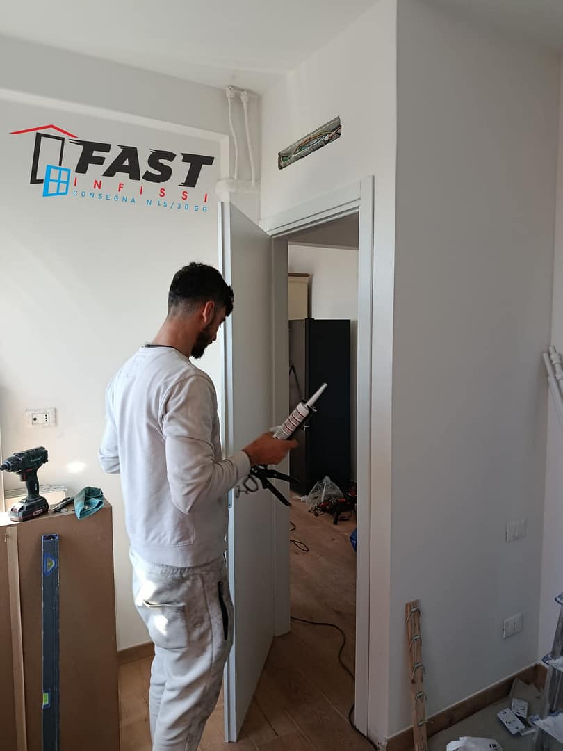 Fornitura e posa in opera di porte interne Sarzana