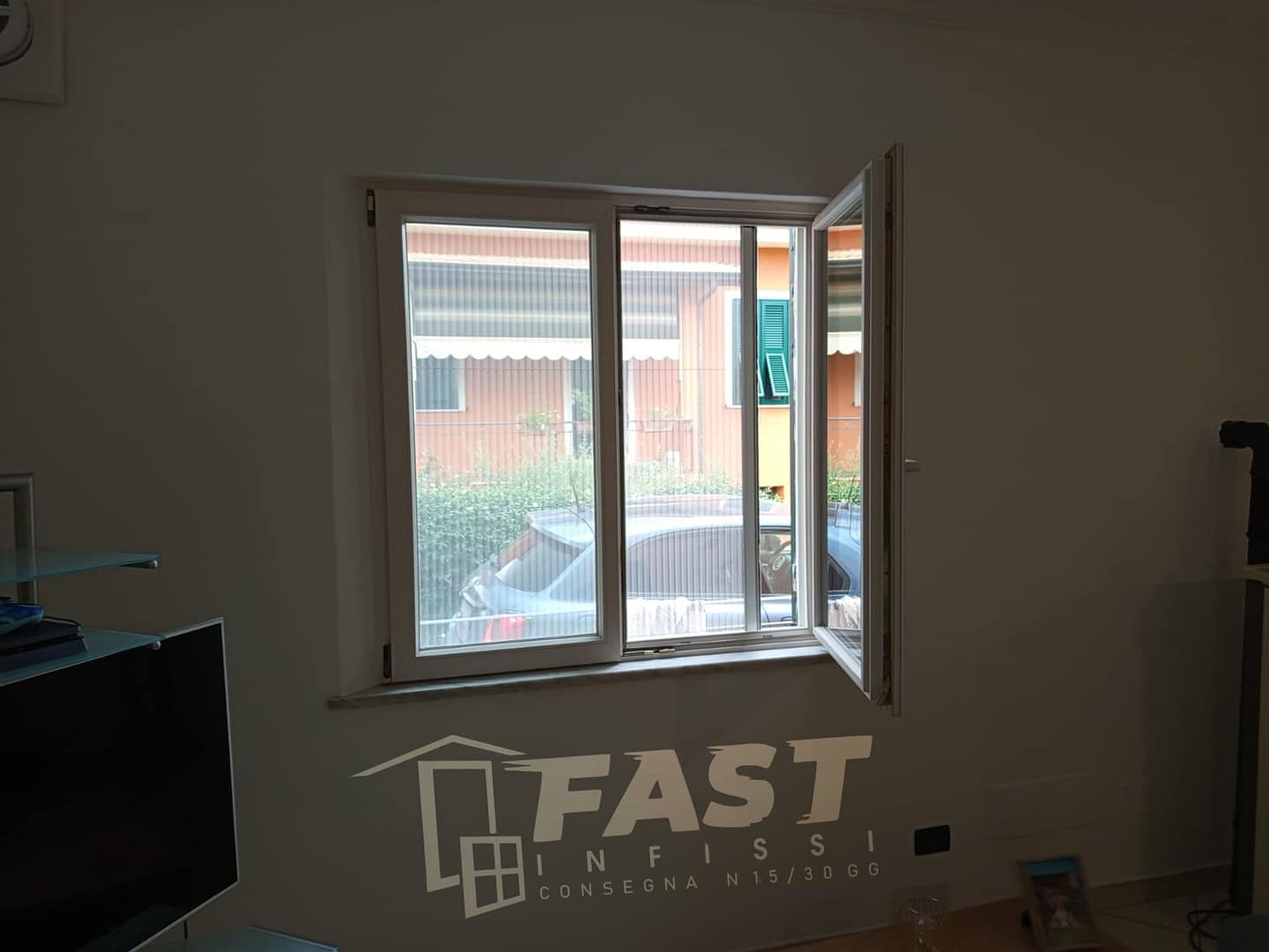 Fornitura e messa in opera di nuove zanzariere plisse in acciaio rinforzato la Carrara