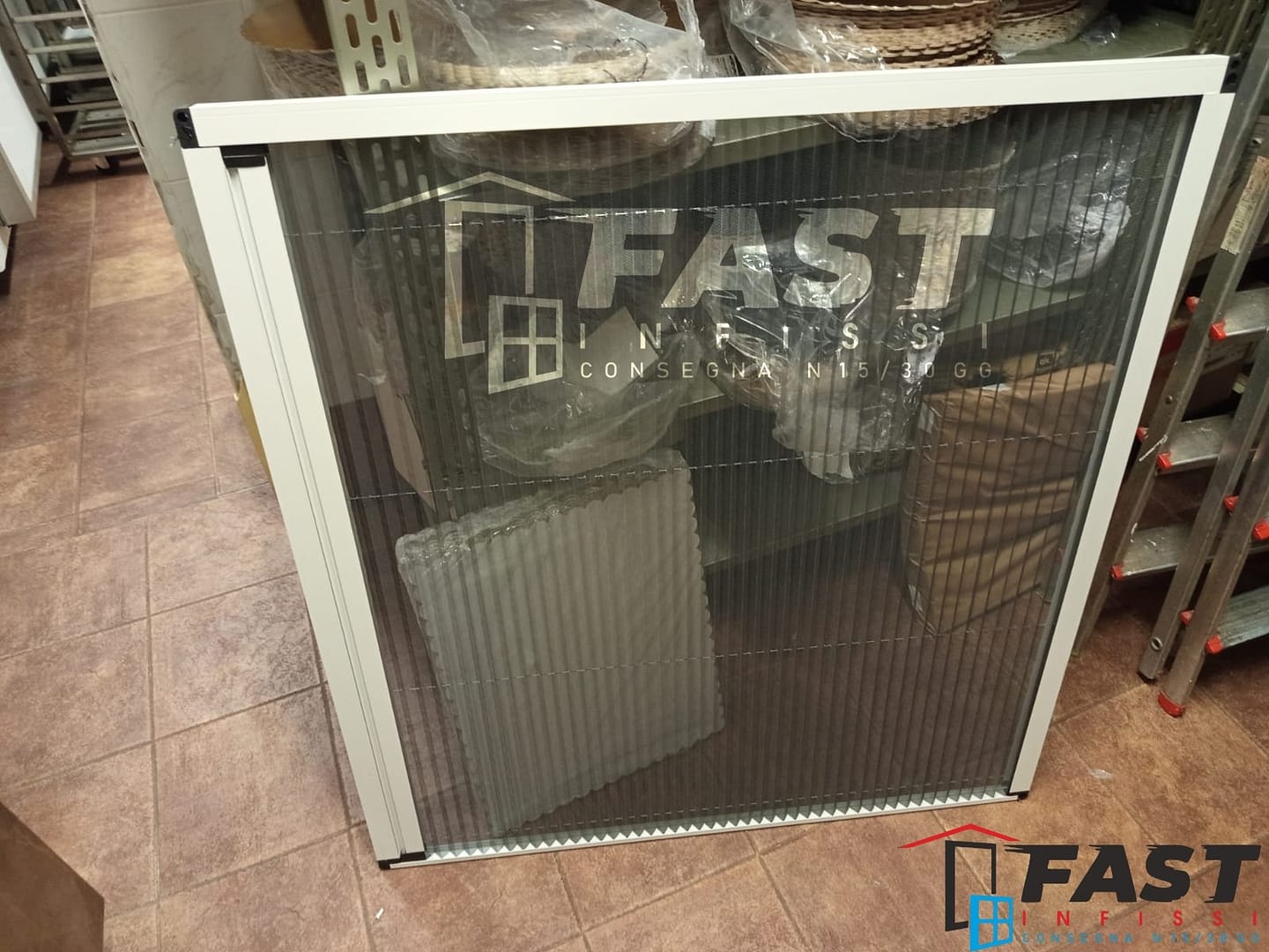 Fornitura e messa in opera di nuove zanzariere plisse in acciaio rinforzato 26-08-25 Genova