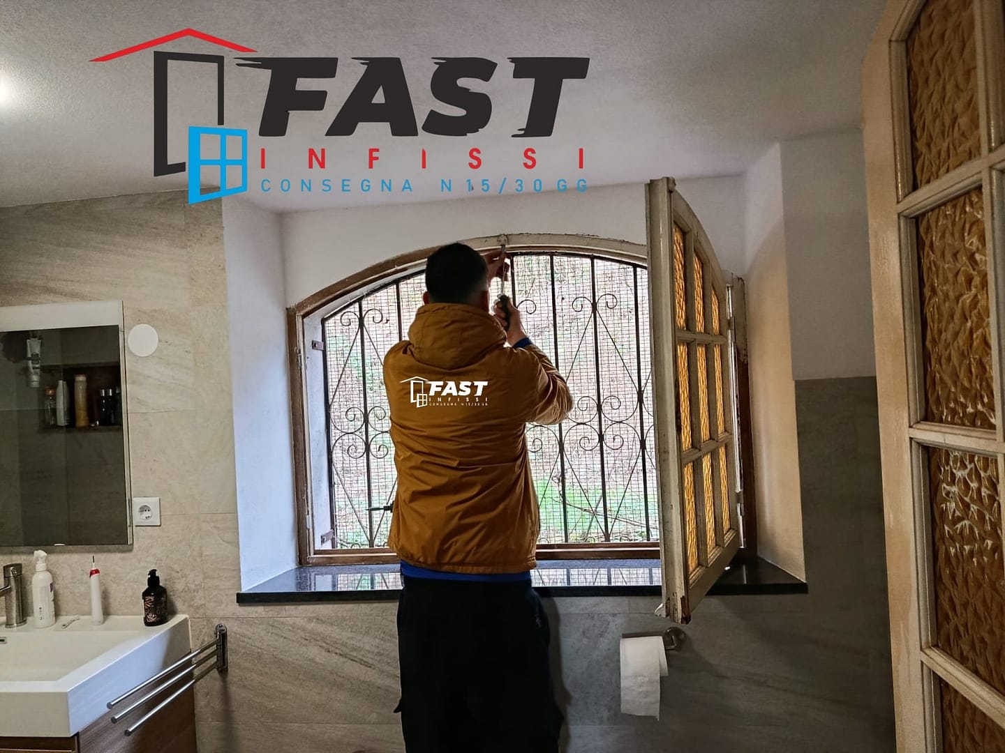 Fornitura e posa in opera di infissi in PVC triplo vetro a Pontremoli