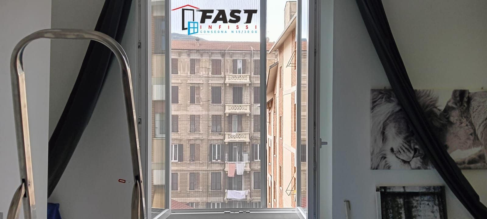 Fornitura e messa in opera di nuovi serramenti in PVC triplo vetro e zanzariere plisse in acciaio rinforzato La Spezia