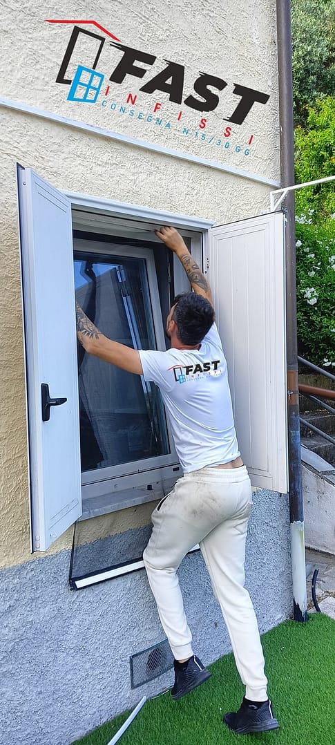 Fornitura e messa in opera di nuove zanzariere plisse in acciaio rinforzato La Spezia