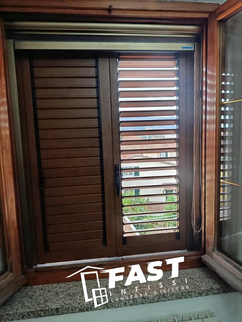 Fornitura e posa in opera di nuove persiane in alluminio con lamelle orientabili La Spezia